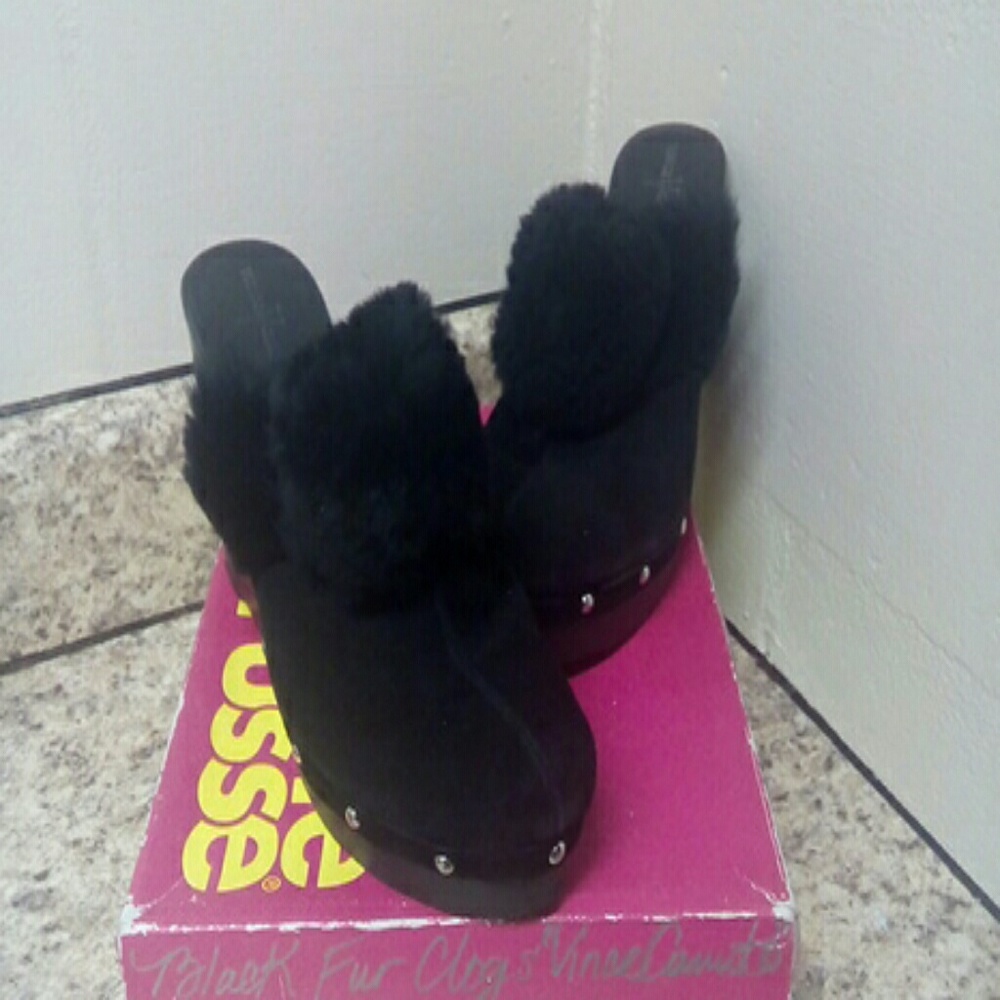 Vince Camuto Clogs